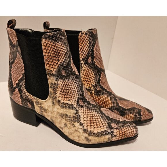 Design Lab Lord & Taylor Chelsea Boots Snakeskin Print Womens 6M ECU - Picture 1 of 13